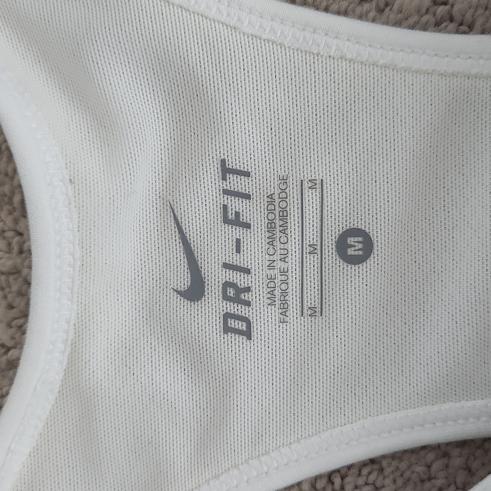 Nike Racerback Tank Top! - Picture 2 of 3